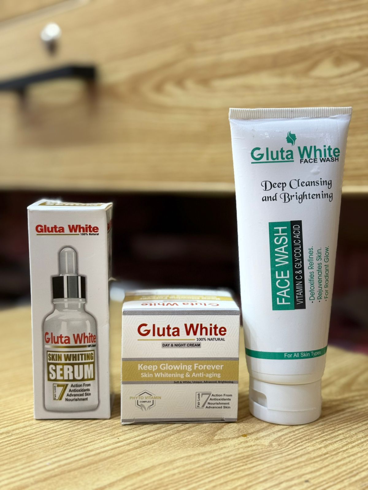 Gluta Facewash 100ml & Gluta Serum 30ml Deal – Skin Brightening, Anti-Aging, Deep Cleansing & Nourishing Skincare Combo
